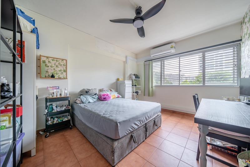 HDB Apartment for Sale, 107 Gangsa Road HDB Apartment For Sale, $850,000, 4 Bed 2 Bath 1,550 sqft $548.00 psf, SGD 850,000 | 99-year Leasehold