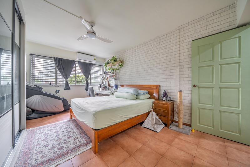 HDB Apartment for Sale, 107 Gangsa Road HDB Apartment For Sale, $850,000, 4 Bed 2 Bath 1,550 sqft $548.00 psf, SGD 850,000 | 99-year Leasehold