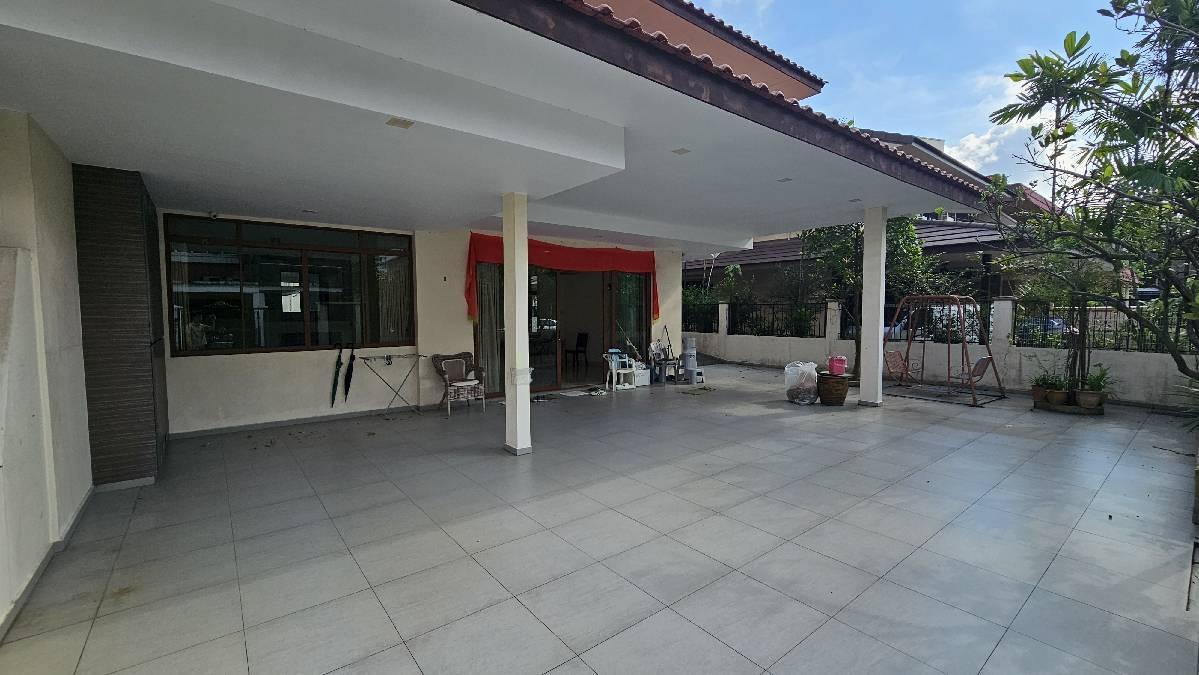 Prop-GPT: Semi-Detached: D19  RICHARDS PLACE