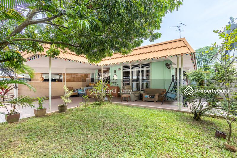 Prop-GPT: Terrace: D19  ?? D19 Hythe Rd: 3700 sqft Wide! Tavistock MRT – Single Storey Living or Build Your Dream for $2.4M!