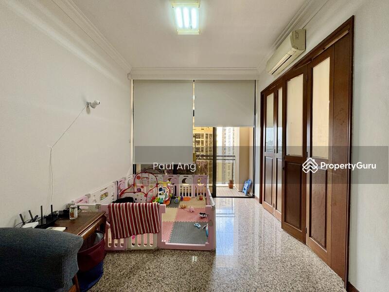 Prop-GPT: Condominium: D05  Dover Parkview