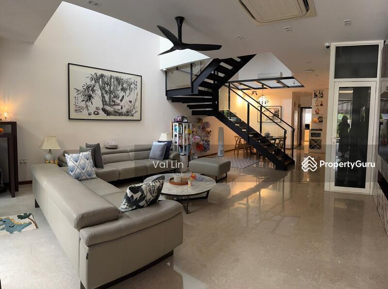 Prop-GPT: Terrace: D26   Star Buy  Springside 3.5 Storey Terrace with Lift  5 Ensuite Rooms