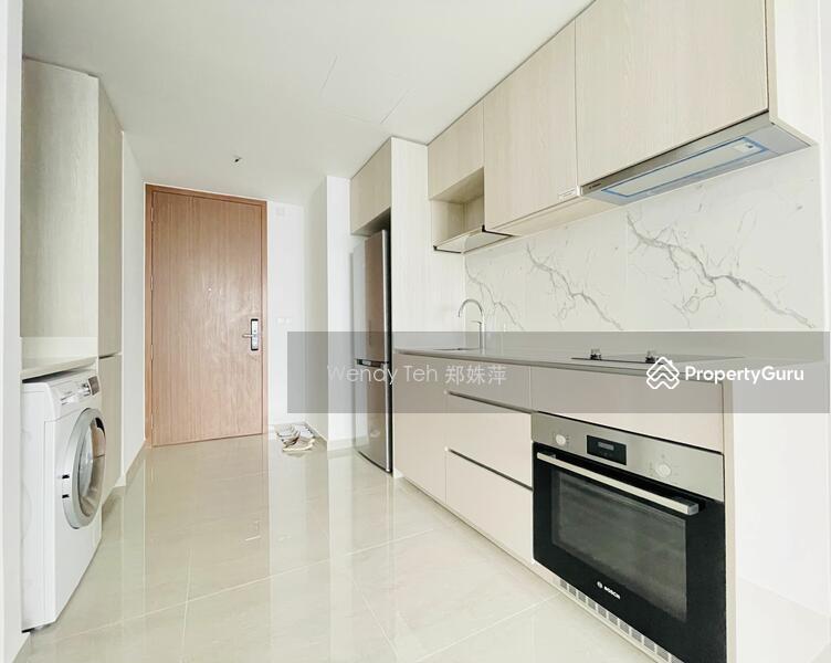 Prop-GPT: Condominium: D05  Whistler Grand