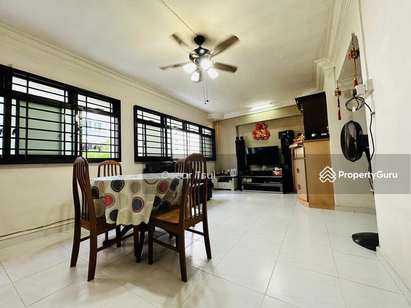 Prop-GPT: HDB Flat: D19  699C Hougang Street 52