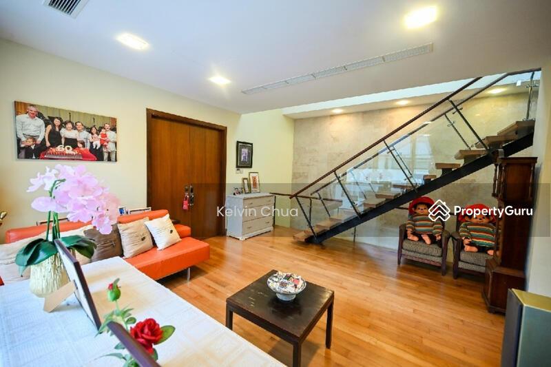 Semi-Detached for Sale: Holland, D10, 276836