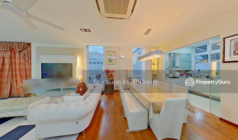 Semi-Detached for Sale: D19, 559913