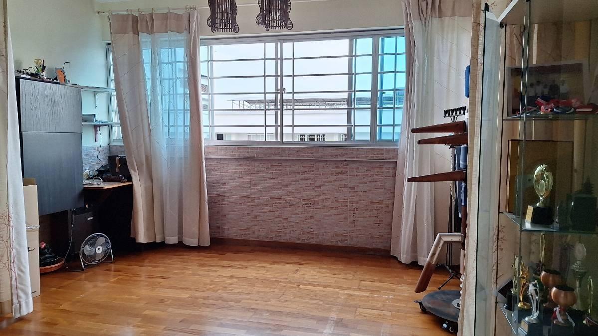 HDB Apartment for Sale, 643 Yishun Street 61 HDB Apartment For Sale, $880,000, 3 Bed 2 Bath 1,528 sqft $576.00 psf, SGD 880,000 | 99-year Leasehold