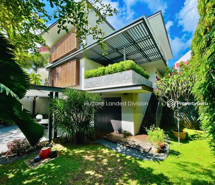 Prop-GPT: Semi-Detached: D10 Holland 999-yrs Tastefully A&A Luxurious Semi-D, Spacious Elevated Land!