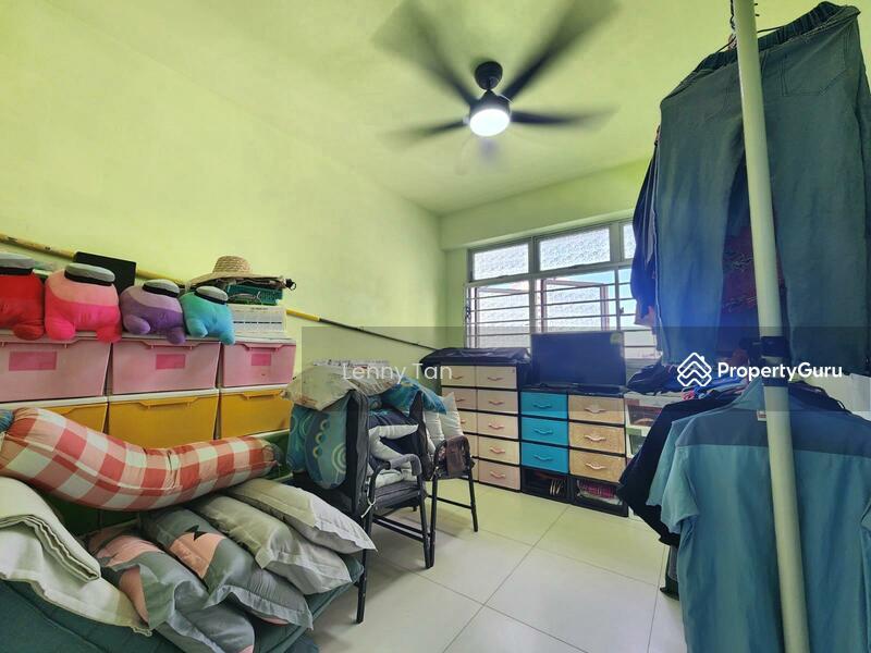 HDB Flat for Sale, 57 Teban Gardens Road, SGD 480,000 | 99-year lease