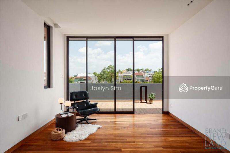 Semi-Detached for Sale: Holland, D10, 277580