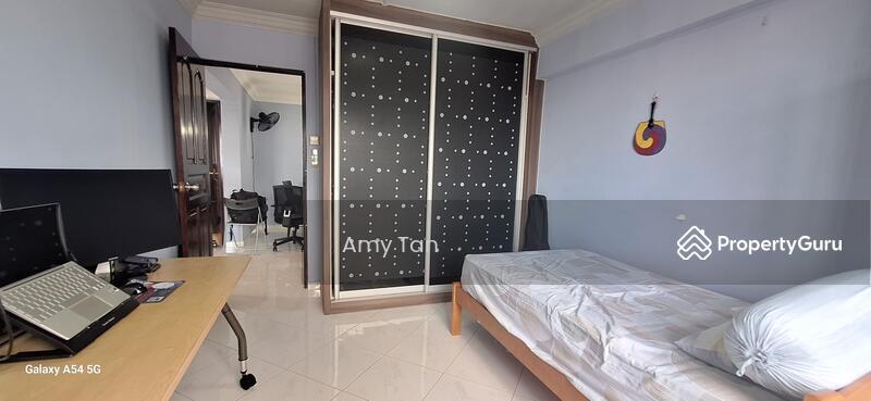 HDB Flat for Sale, 212 Jurong East Street 21, SGD 718,800 | 99-year lease