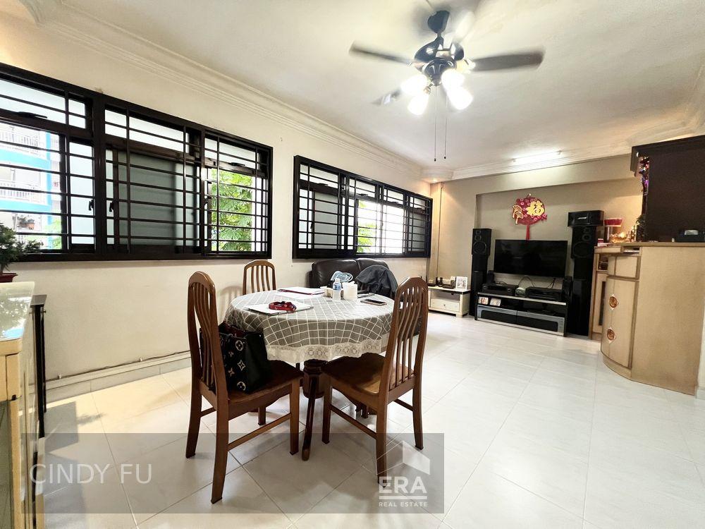 Prop-GPT: HDB - 3 room:   Hougang Street 52 699C Hougang Street 52 For Sale