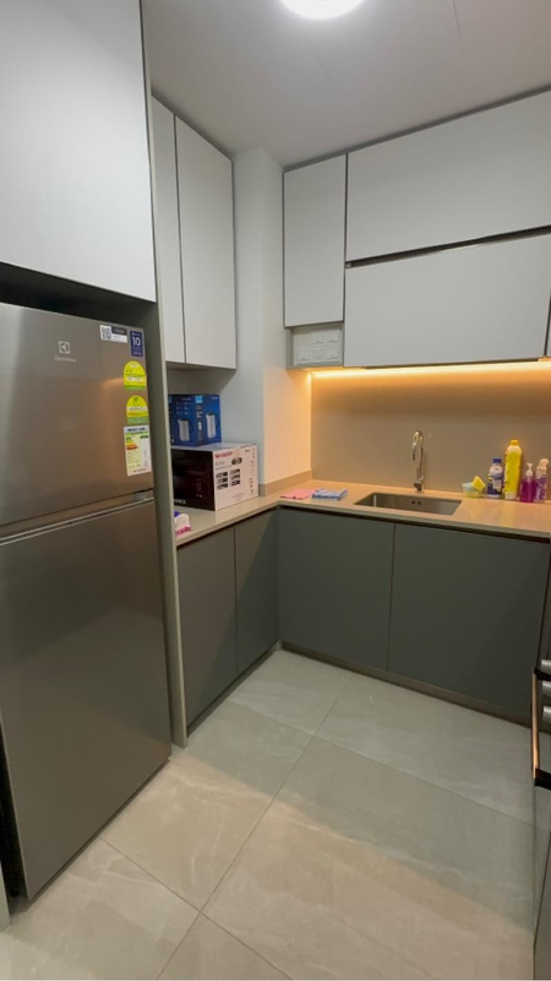 Normanton Park Condominium For Sale, $1,600,000, 2 Bed 1 Bath 667 sqft $2,399.00 psf