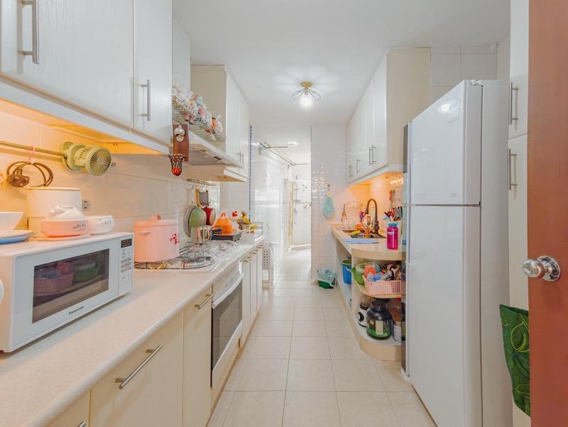Condominium for Sale, Costa Del Sol Condominium For Sale, $2,750,000, 3 Bed 2 Bath 1,625 sqft $1,692.00 psf, SGD 2,750,000 | 99-year Leasehold