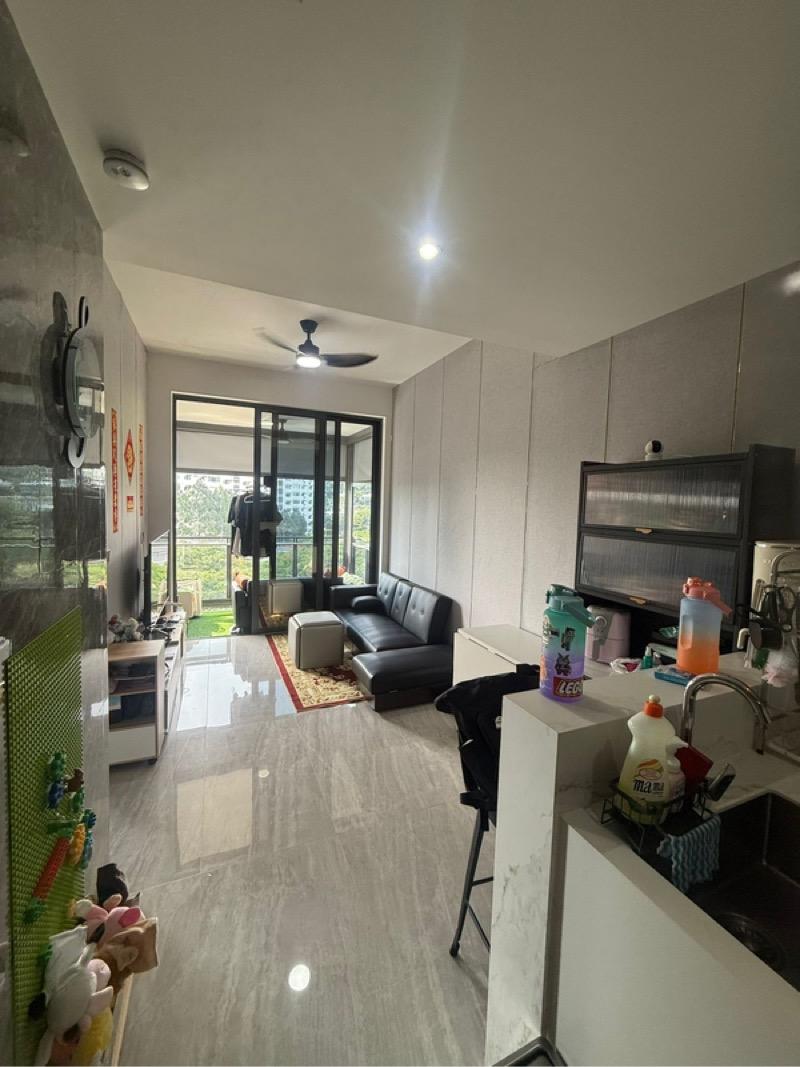 Prop-GPT: Condominium: D10  Leedon Green