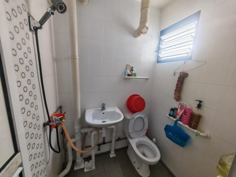 HDB Apartment for Sale, 421 Bedok North Road HDB Apartment For Sale, $620,000, 3 Bed 2 Bath 990 sqft $626.00 psf, SGD 620,000 | 99-year Leasehold
