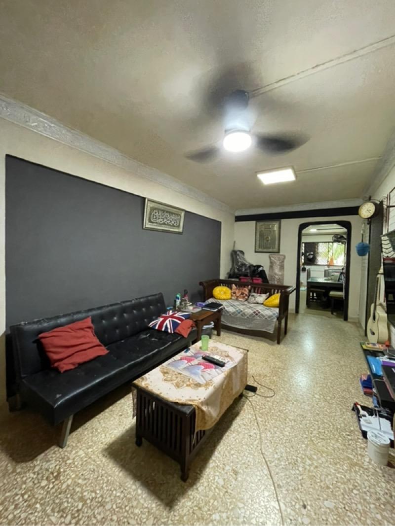 Prop-GPT: HDB Apartment: D05  3NG West Coast Blk 704