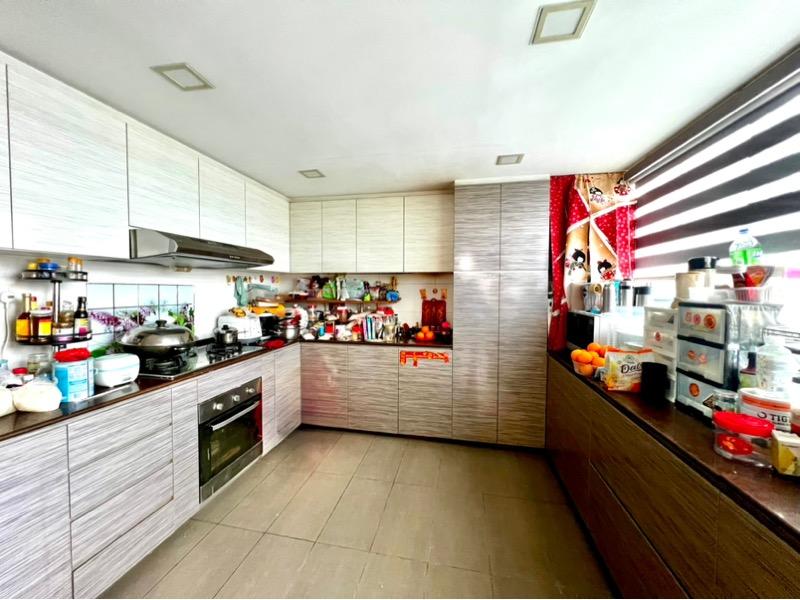 Condominium for Sale, Orchid Park Condominium Condominium For Sale, $1,999,999, 4 Bed 4 Bath 1,830 sqft $1,093.00 psf, SGD 1,999,999 | 99-year Leasehold