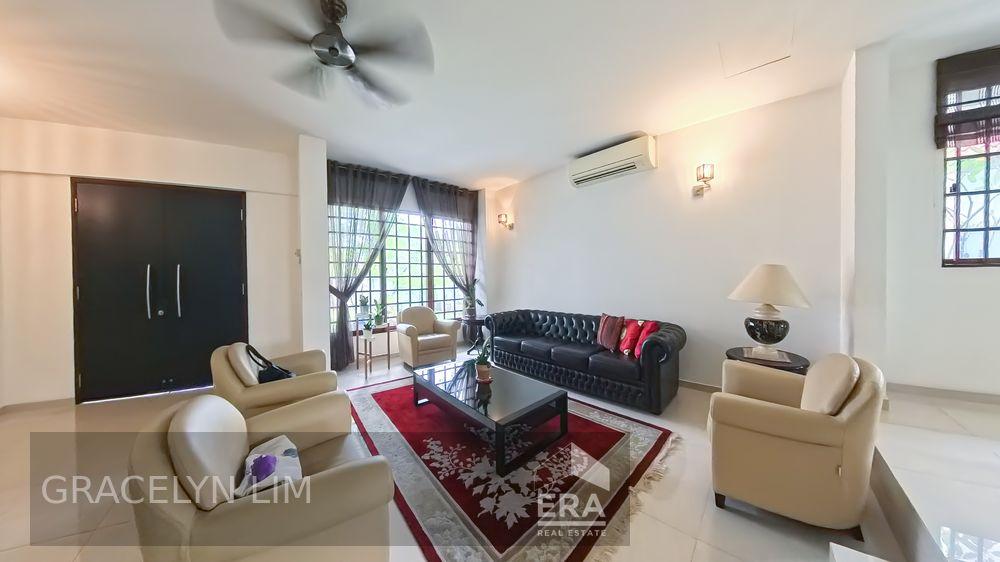 Prop-GPT: Semi-Detached: D19  Glasgow Road For Sale