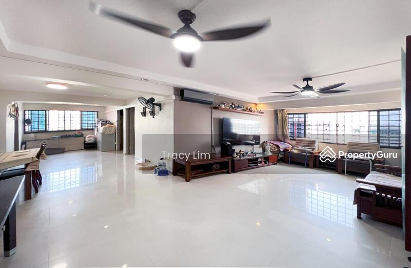 Prop-GPT: HDB Flat: D05  337 Clementi Avenue 2