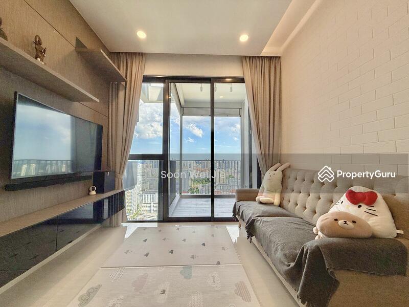 Condominium for Sale: D20, 573000