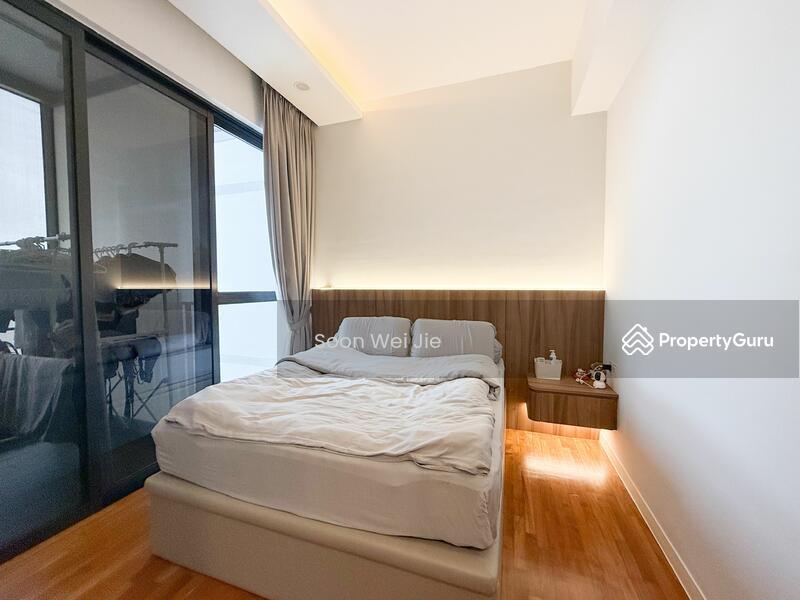 Condominium for Sale: D20, 573000