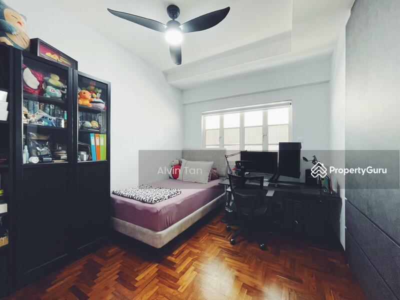 Semi-Detached for Sale: D11, 309000