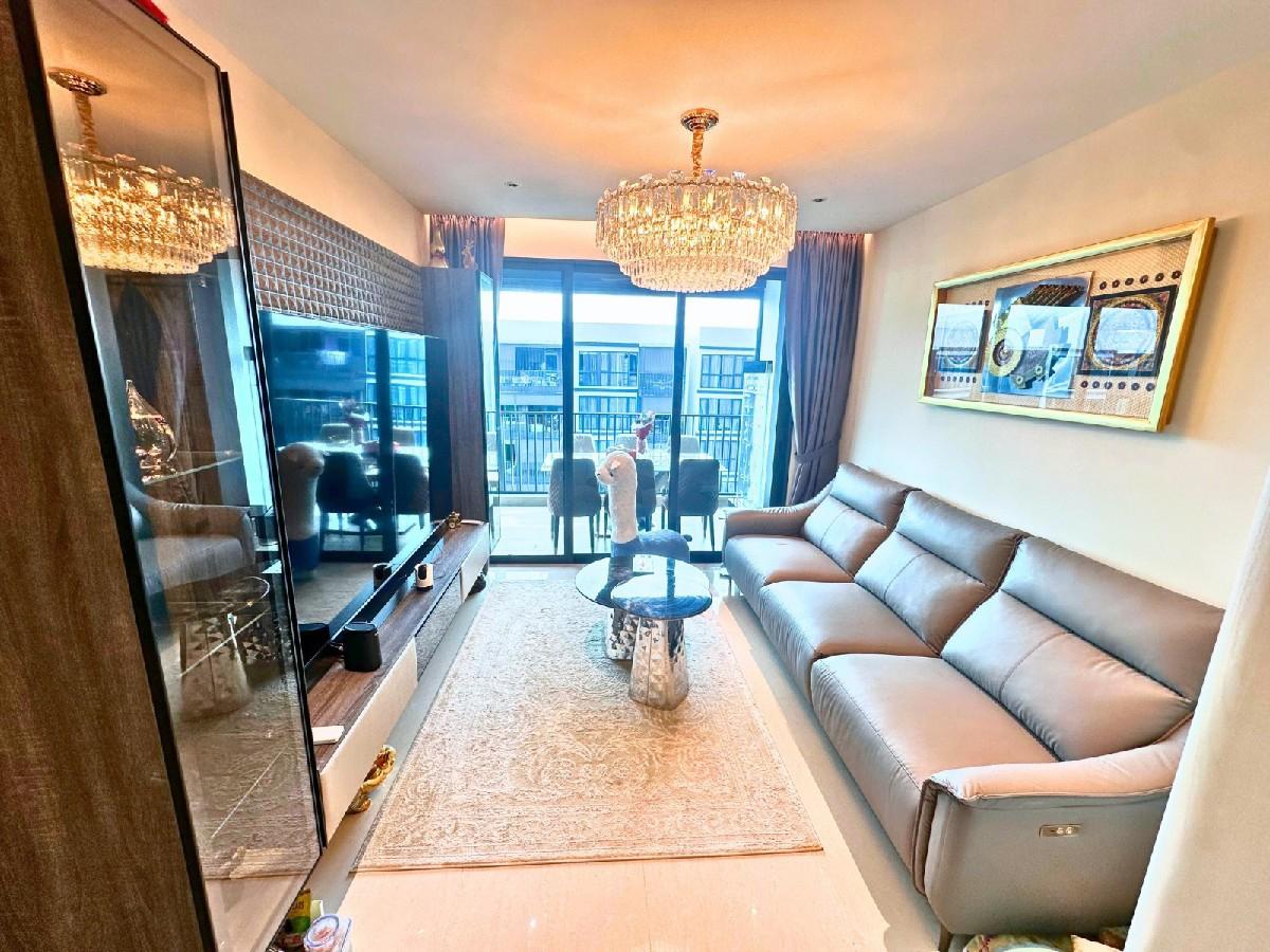 Prop-GPT: Condominium: D18  Treasure at Tampines