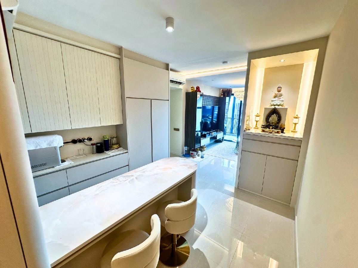 Condominium for Sale, Treasure at Tampines Condominium For Sale, $2,380,000, 4 Bed 2 Bath 1,238 sqft $1,922.00 psf, SGD 2,380,000 | 99-year Leasehold