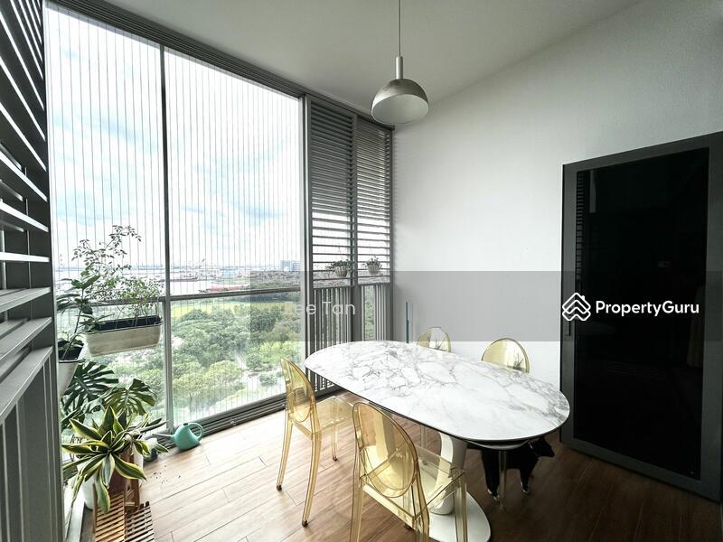 Prop-GPT: Condominium: D05  Seahill