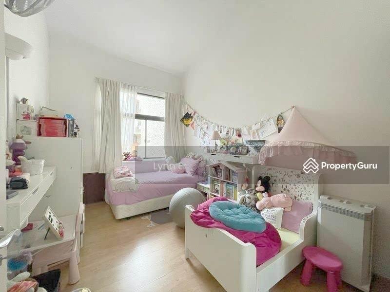 Corner Terrace for Sale: D10, 258047