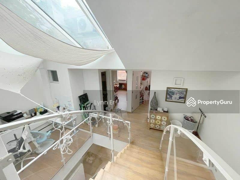 Corner Terrace for Sale: D10, 258047