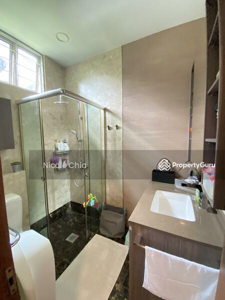 Semi-Detached for Sale, Ideal to rebuild into detached house in Serangoon Garden with beautiful view., SGD 7,500,000 | 999-year lease