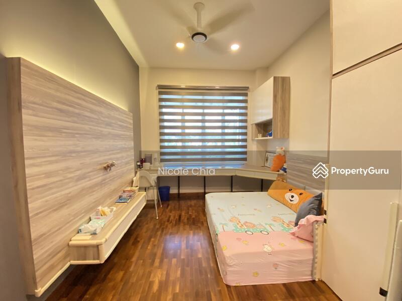 Semi-Detached for Sale, Ideal to rebuild into detached house in Serangoon Garden with beautiful view., SGD 7,500,000 | 999-year lease