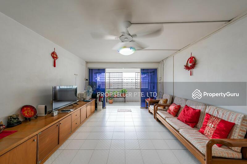 Prop-GPT: HDB Flat: D18  216 Tampines Street 23