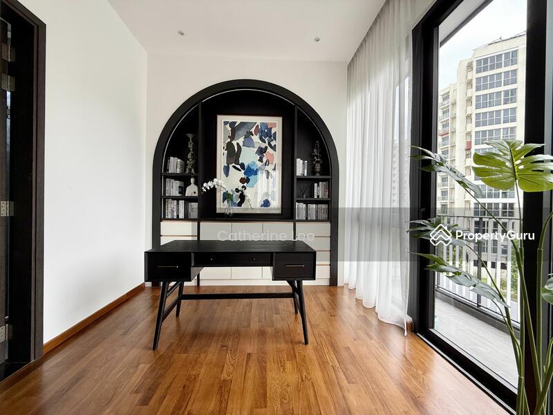 Corner Terrace for Sale: D17, 509402