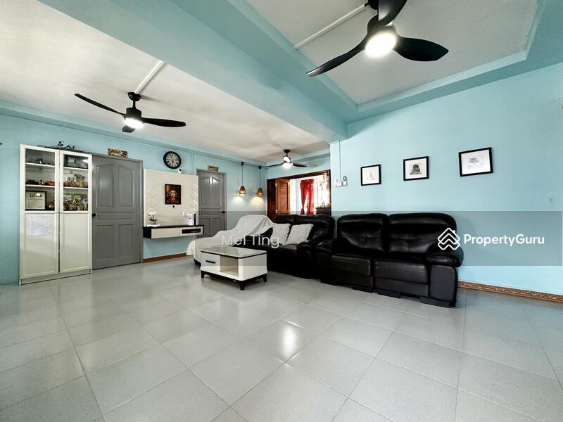 Prop-GPT: HDB Flat: D18 Pasir Ris 552 Pasir Ris Street 51