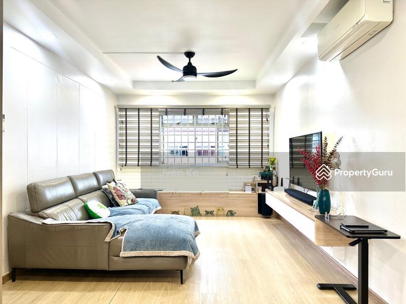 Prop-GPT: HDB Flat: D18  245 Simei Street 5