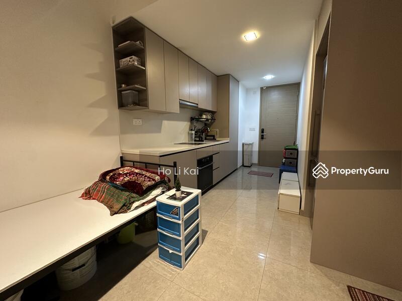 Prop-GPT: Condominium: D18  The Tapestry