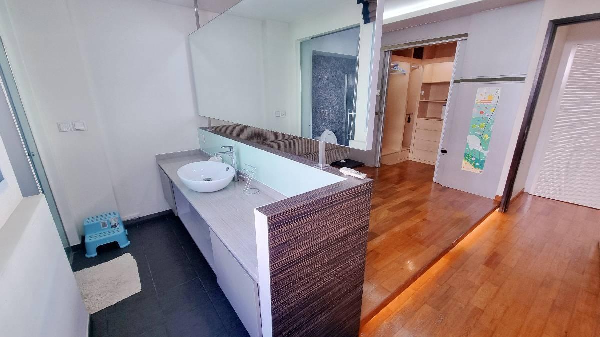 HDB Apartment for Sale: D18, 520112