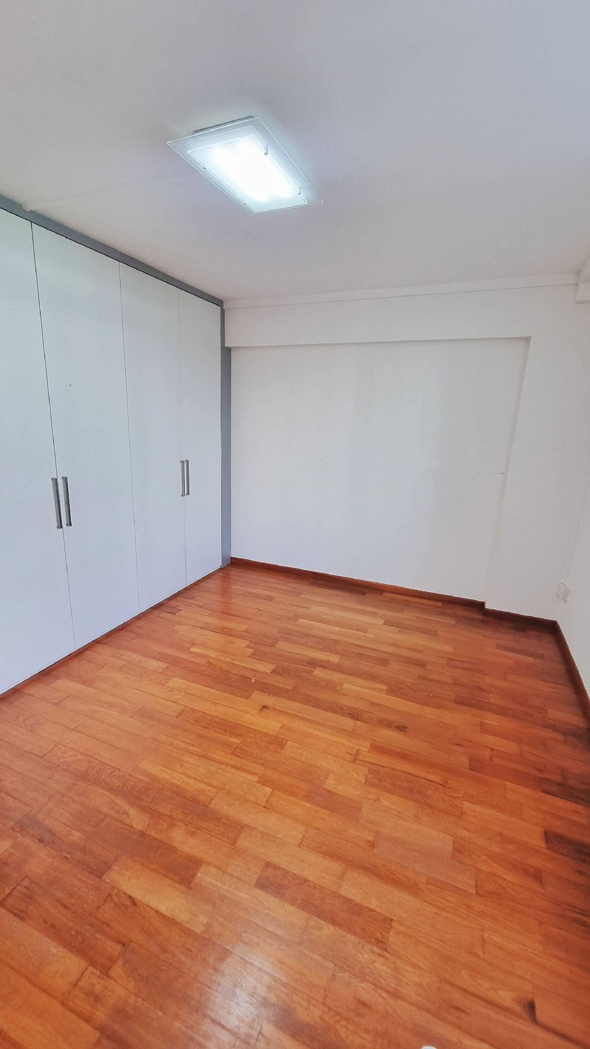 HDB Apartment for Sale: D18, 520112
