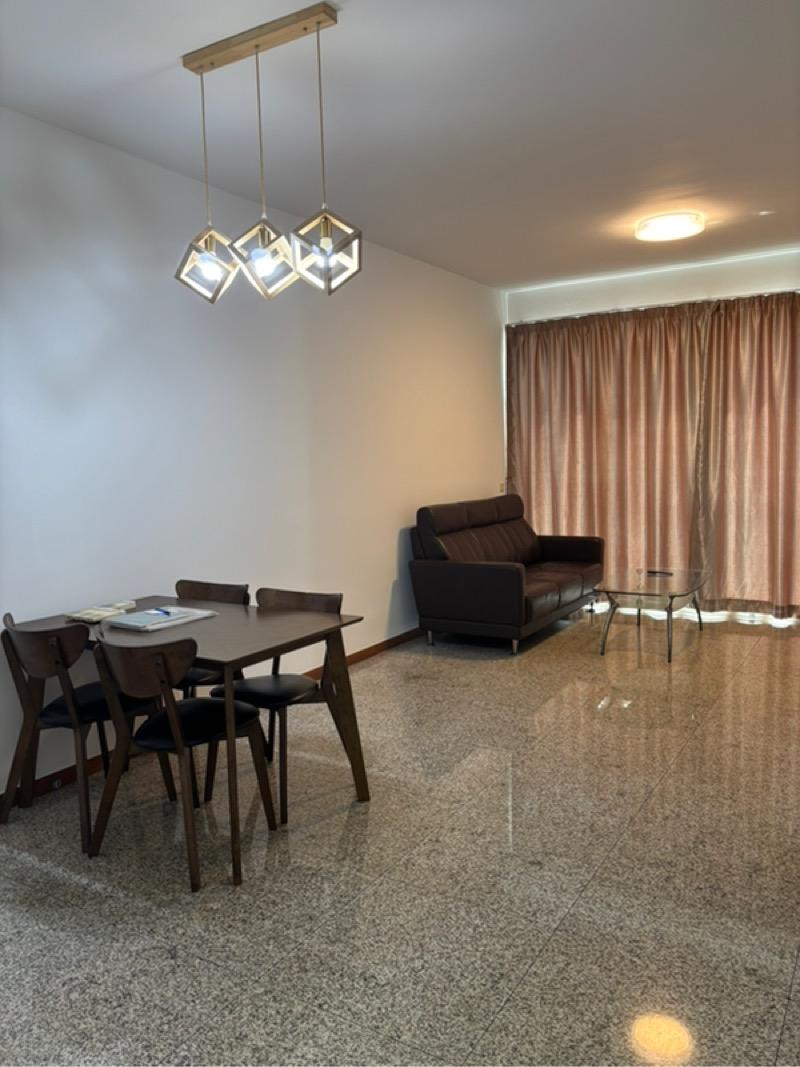 Prop-GPT: Condominium: D23 Bukit Batok The Jade