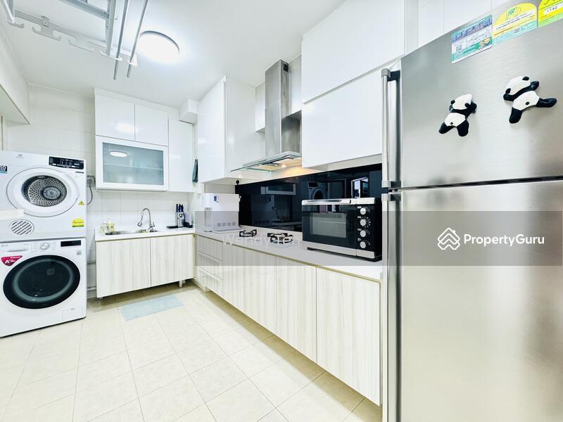 Prop-GPT: HDB Flat: D19 Punggol 643 Punggol Central
