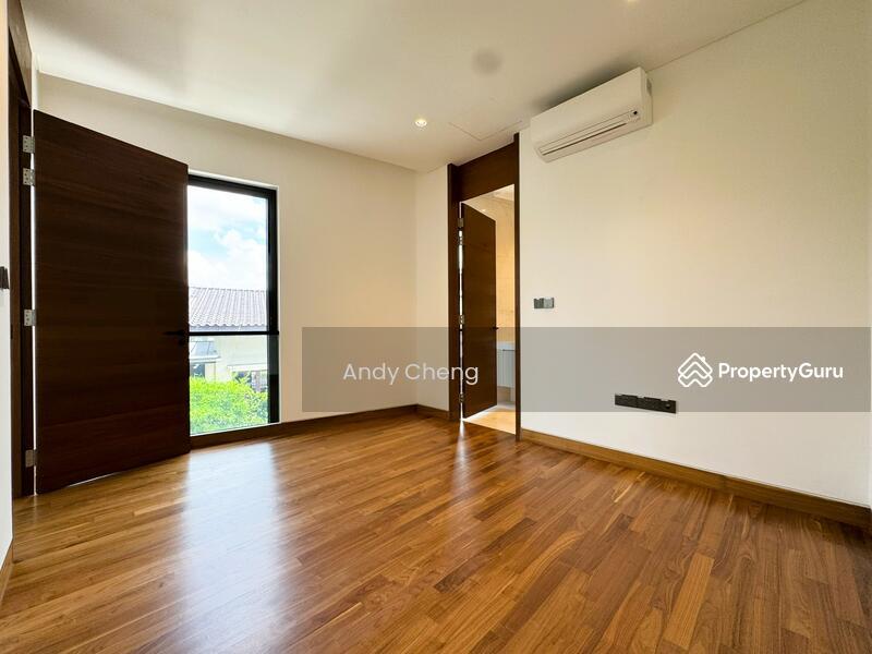 Corner Terrace for Sale: D11, 308003