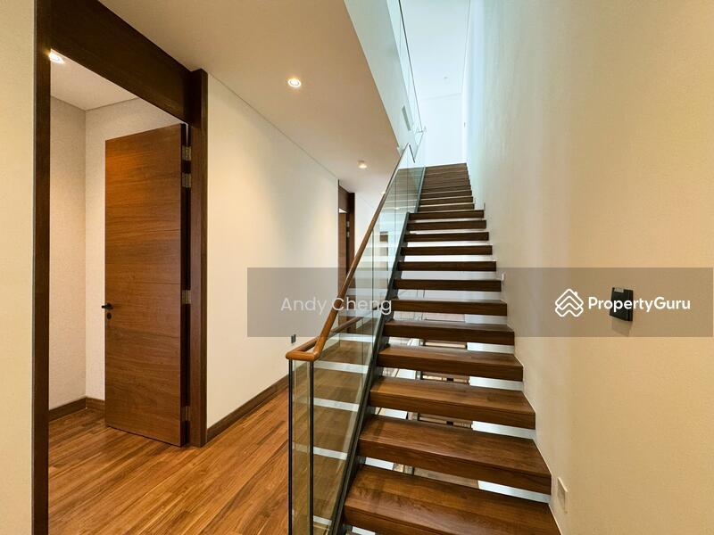 Corner Terrace for Sale: D11, 308003