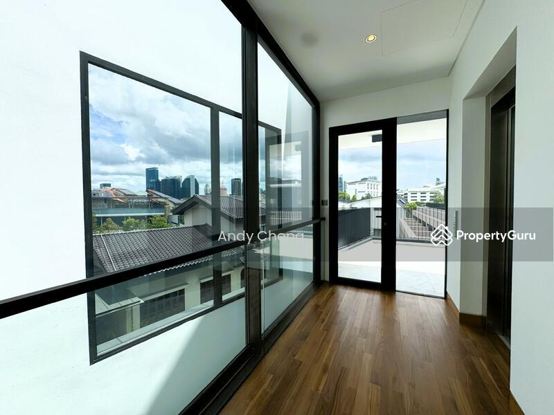 Corner Terrace for Sale: D11, 308003
