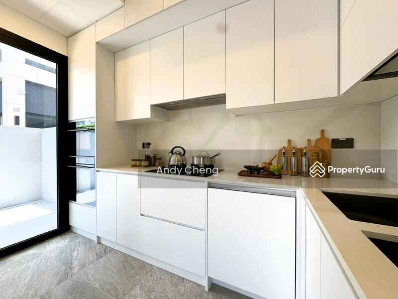 Corner Terrace for Sale: D11, 308003