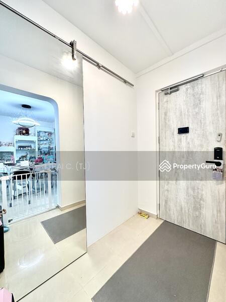 HDB Flat for Sale, 606 Yishun Street 61, SGD 938,000 | 99-year lease
