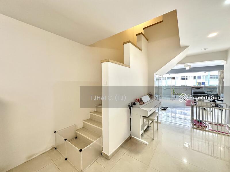 HDB Flat for Sale, 606 Yishun Street 61, SGD 938,000 | 99-year lease