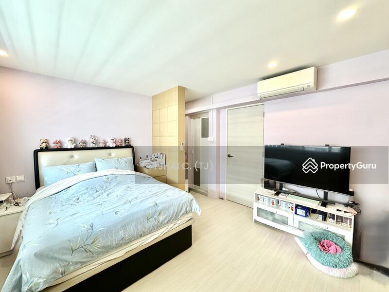 HDB Flat for Sale, 606 Yishun Street 61, SGD 938,000 | 99-year lease